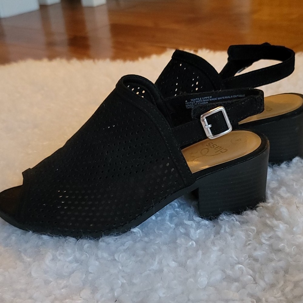 Black sandal